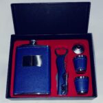 Set de Petaca en Caja con Destapador y Vasitos