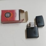 Encendedor Liso en Caja Negro
